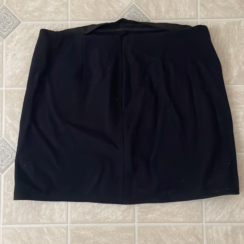 GAP Black Skirt with Zipper Accents - Picture 2 of 2